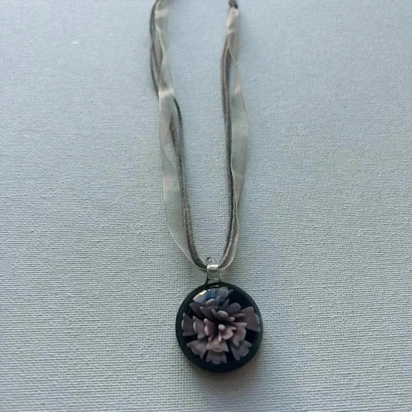 Vintage Murano Glass Flower Pendant Necklace - Picture 3 of 8